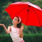 child_in_rain_com