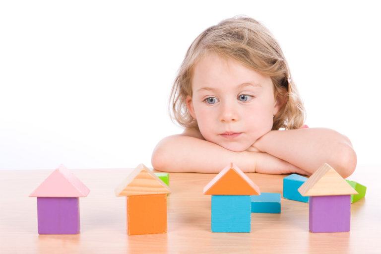 ඕටිසම් (Autism) තත්ත්වයේ පසුවන දරුවෙකු ගැන වැඩිහිටියන් අනිවාර්යයෙන්ම දැන සිටිය යුතු කරුණු 20ක්