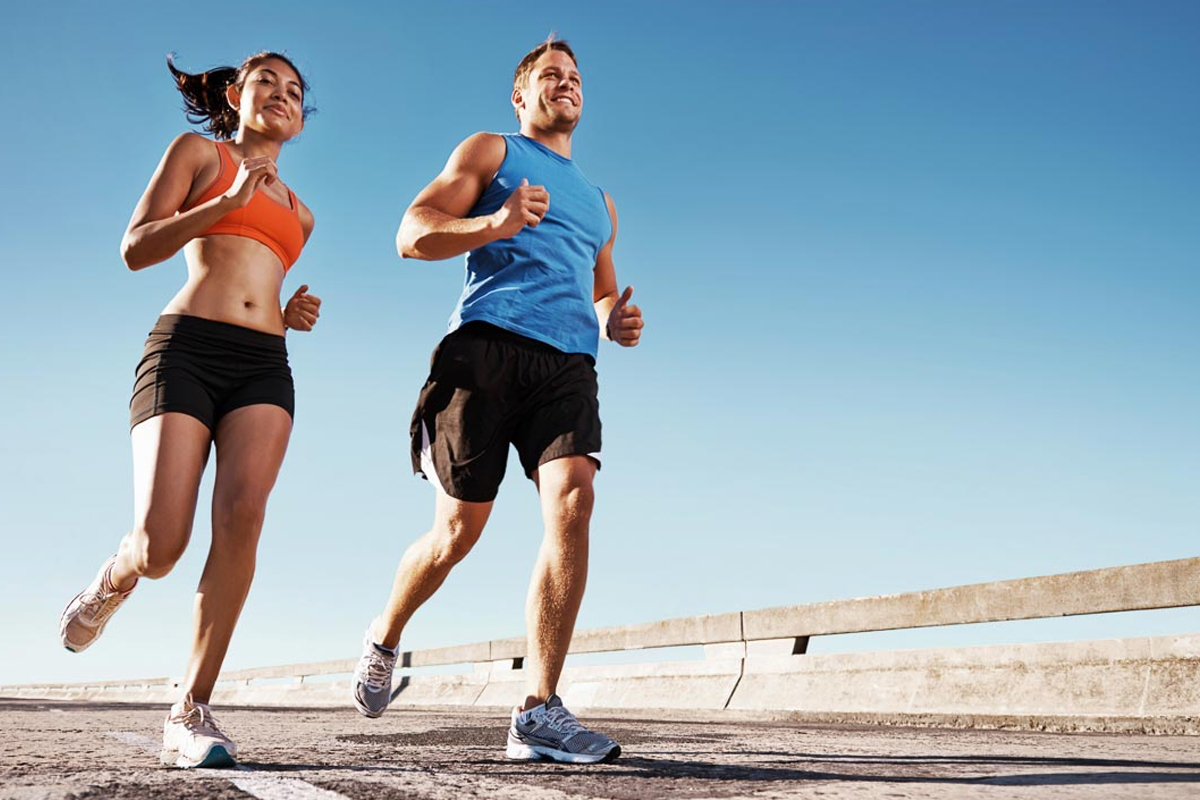 Примеры здоровых людей. Спортивные люди. Занятие спортом. Занятие спортом бег. Здоровый образ жизни бег.