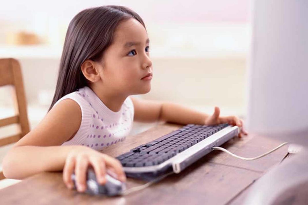 child-using-internet
