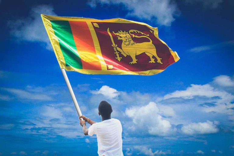 ජාතිකාභිමානයෙන් පෙල ගැසෙමු…